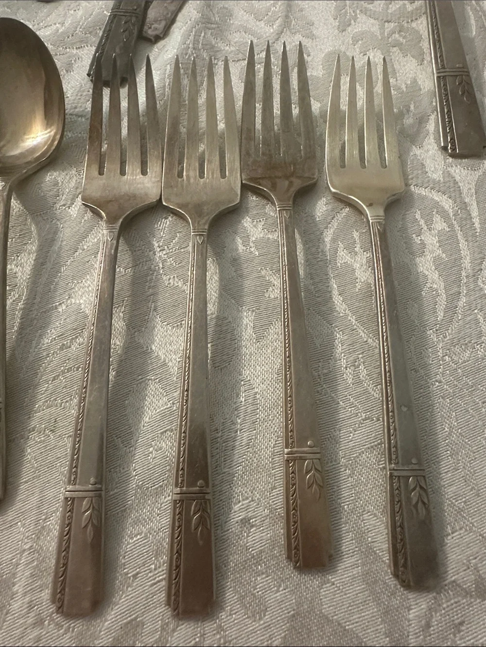 Vintage Oneida Prestige Plate Grenoble Silver plate Flatware 47 Pieces